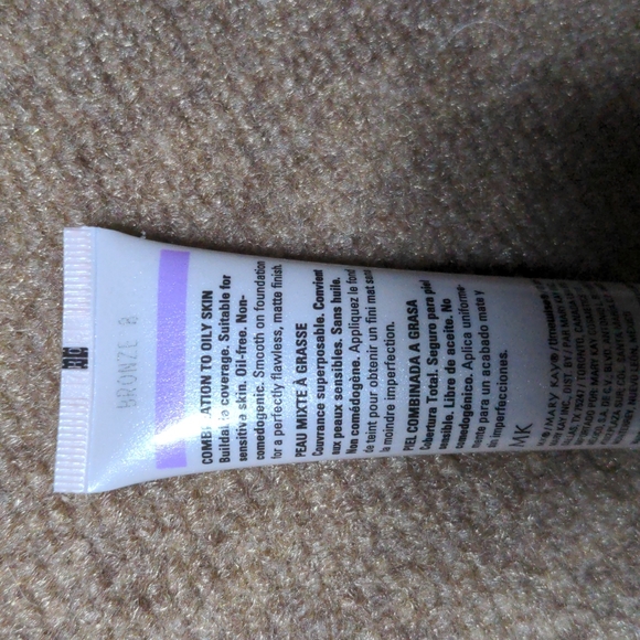 Timewise matte wear liq foundation, Mary Kay, 1fl.oz bronze 8 - Picture 3 of 3